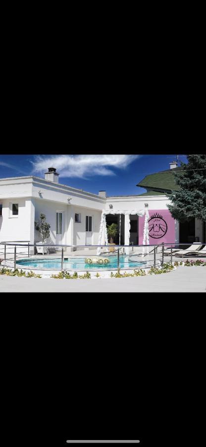 Вілла Fruska Gora Klub Krstasice Irig Екстер'єр фото